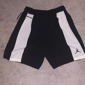 Air Jordan Mens Short Sz Lg Dri Fit Blk & Wht